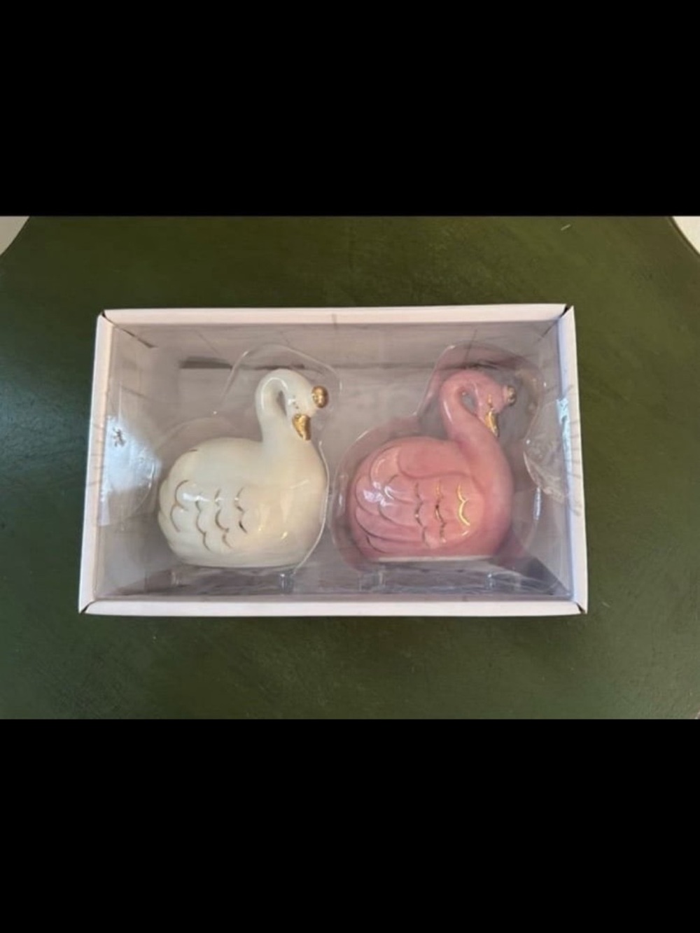 New Festive Living Ceramic
Swan Salt and Pepper Shakers